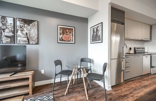 Mississauga Apartment | Mississauga - Brightstone 1B with Den