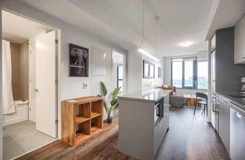 Mississauga Apartment | Mississauga - Brightstone 1B with Den