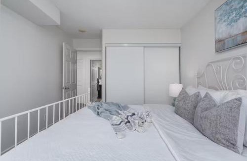 Downtown Mississauga Apartment | Mississauga Downtown Condos