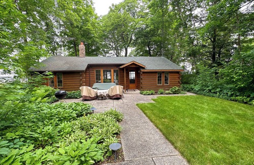 Detroit Lakes House | MN cabin escape. 2 cabins on exclusive DL shore