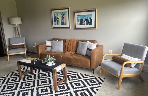Ramsey Apartment | MN Stylish, newer, safe apt perfect for nurses!
