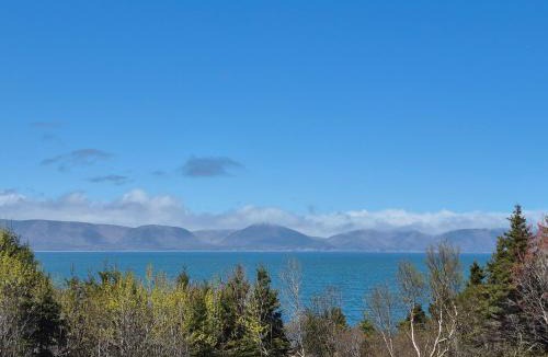 White Point House | Moceanset Getaways - Elegant, Ocean, Mountain and Sunset Views "Camping Experience"