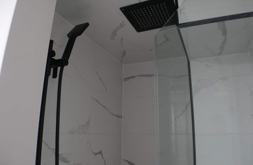 Bradford Apartment | Modern Lower Level Apt w/ Hot Tub | City Escape