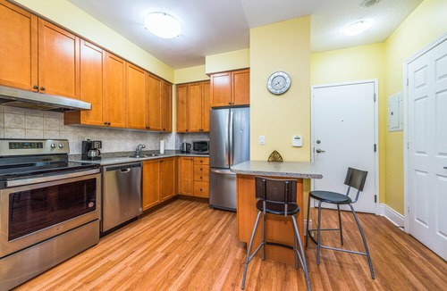 Downtown Mississauga Condo | Modern 1BD & BTH in Mississauga Downtown