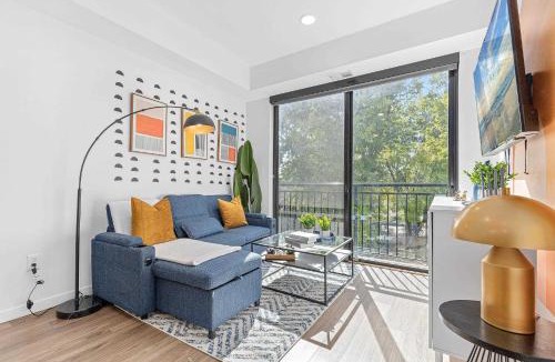 St. Anthony West Apartment | Modern 1BD Near DT & UMN Gym Street Parking