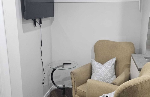 Airdrie Apartment | Modern 2-Bedroom Private Basement Apartment – Fully Self-Contained