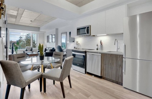Wellington Village Apartment | Modern 2BR Hideaway near to Remic Rapids Park