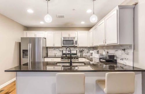 Lowry Hill East House | Modern 3 Bed 3 Bath Condo in Uptown