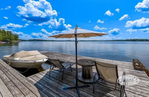 Muskoka Lakes Cottage | Modern 4 bed 3 bath cottage on Lake Muskoka. Sleeps 10!