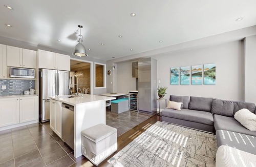 Vaughan House | Modern 4-Bedroom Townhouse – Near Wonderland, Vaughan Mills & Hospital