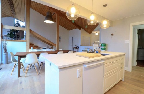 Tiny Cottage | Modern 5 Bedroom Farmhouse with Pool and Pond on 55 acres of Land!