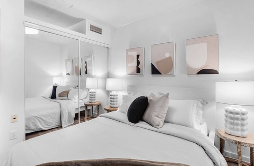 St. Lawrence Apartment | Modern and Luxurious Condo in the Downtown Core