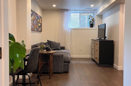 Orangeville Apartment | Modern & Bright 1-bedroom apartment - Brand New!