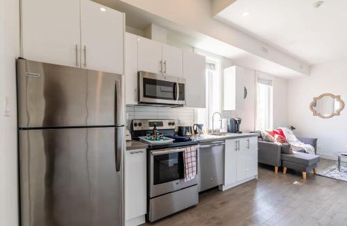 Greenwood - Coxwell Hotel | Modern & Bright 2BR Suite - Stay Street