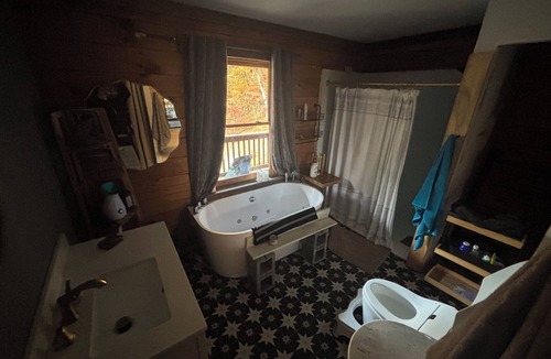 Red Hook Cabin | Modern cabin on nature preserve