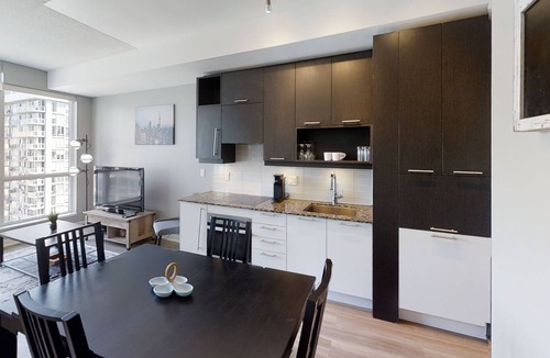 Woburn Apartment | Modern Central Studio Condo in DT Toronto