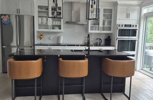 Kemptville House | Modern Comfort + Private View. 30 mins to Ottawa downtown and Airport.