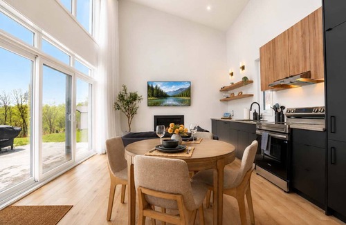 Saint Come Ski Chalet | Modern Comfort | SPA | Mountain | Chalet KNOX