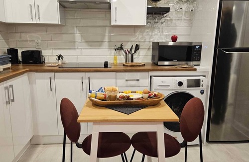 York Regional Municipality House | Modern comfy brand new basement apartment in a convenient place, pet friendly.