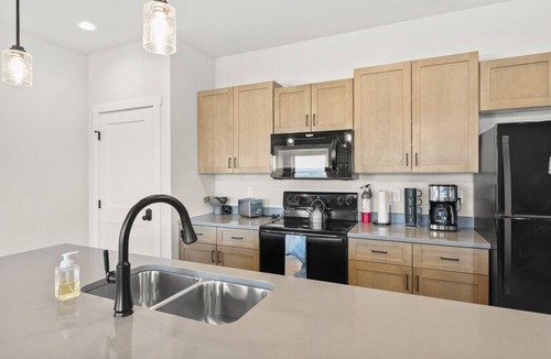 Dilworth Condo | Modern Condo in the Eclectic Rail District!