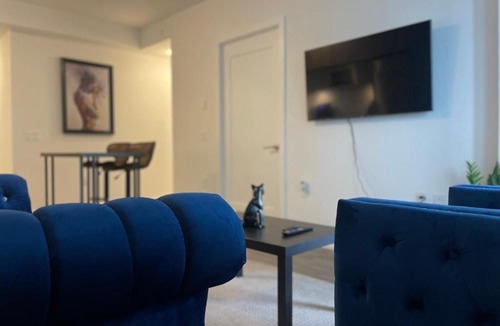 St. James Town Apartment | MODERN CONDO on BLOOR