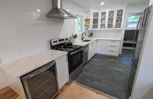 Marmora Cottage | Modern cottage, waterfront, western facing, beautiful sunsets Crowe Lake