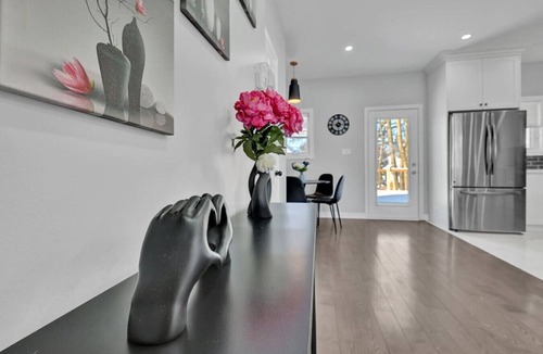 Durham Region House | Modern & Cozy 3BR Home in Oshawa