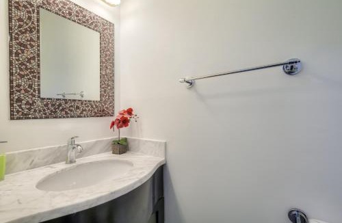 Richmond Hill Villa | Modern Designed 1BR Basement in Quite Neighborhood