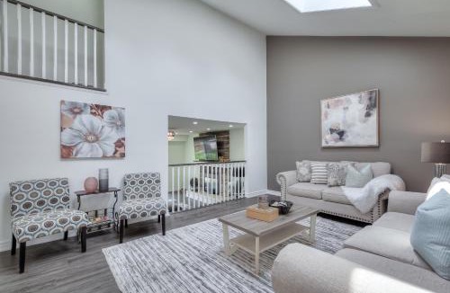 Richmond Hill Villa | Modern Designed 1BR Basement in Quite Neighborhood