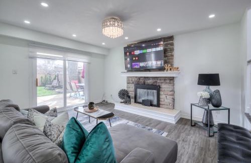 Richmond Hill Villa | Modern Designed 1BR Studio in Quite Neighborhood