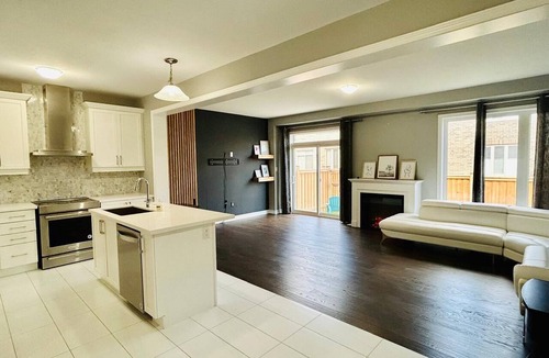 Brampton House | Modern Detached Home | Spacious, Private & Family Friendly