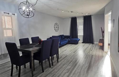 Old East York Apartment | Modern East York Retreat 20 mins to DT Toronto