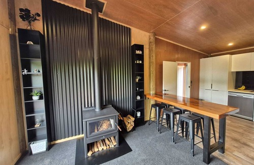 Collingwood House | Modern Escape - Comfort in Collingwood