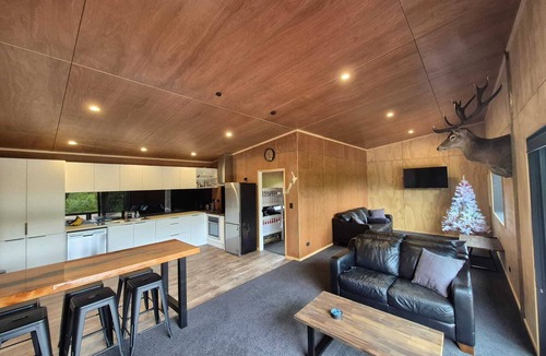Collingwood House | Modern Escape - Comfort in Collingwood
