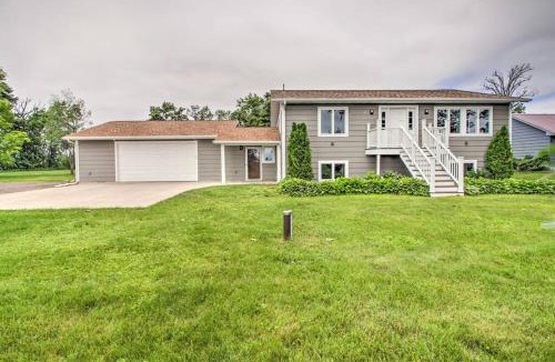 Garrison House | Modern Home on Mille Lacs Lake! Amazing yard and game-room!
