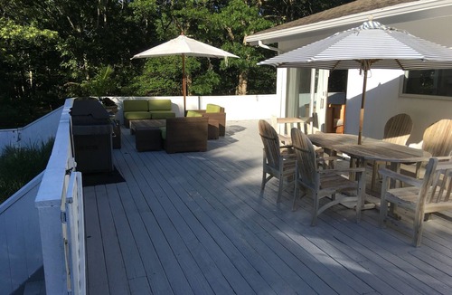 Village of East Hampton House | Modern Home on1.4 acres. 5 min to village
