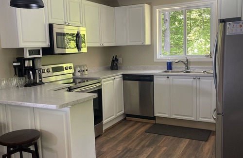 North Frontenac Cottage | Modern Lakefront Nature Retreat - 4-acres/Private Waterfront/Canoe/Kayaks
