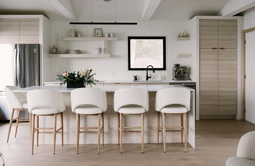 Harwood Cottage | Modern Luxury Cabin on the Lake