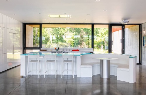 La Crescent House | Modern Luxury River Home