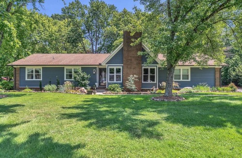 Murfreesboro House | Modern Murfreesboro Retreat Sleeps 8