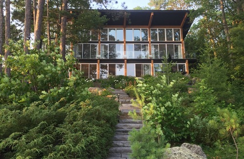Bracebridge Cottage | Modern Muskoka! Sunsets And Views! Executive Luxury, Glass House! S/W views