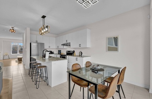 Pickering House | Modern Nest - 4 BR House, 5 Beds, 2.5 Baths, 3 Park