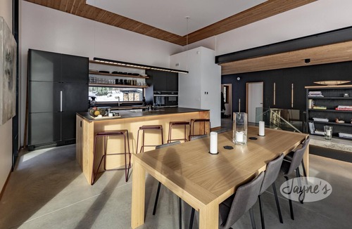 Minett Cottage | Modern new 4 bed 3 bath cottage on Bruce Lake, SE Exposure, 370ft frontage