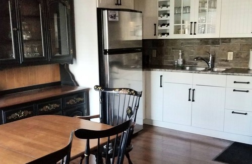 Perth House | Modern, Private 1 bdm House two blocks from beautiful downtown heritage Perth ON