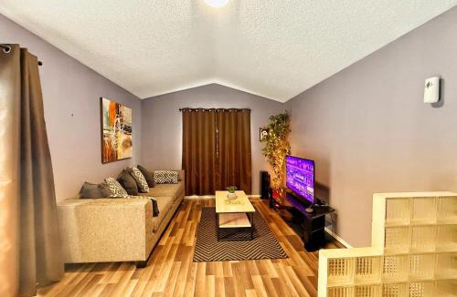 Riverside Apartment | Modern Riverside 3BR, 2 Lounges, Office, by Casino