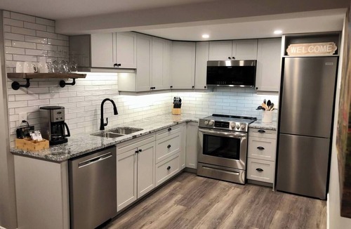 Greater Napanee Apartment | Modern Rustic Charm Apartment. Quiet setting. Only a 4 minute drive to downtown!