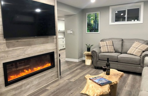 Greater Napanee Apartment | Modern Rustic Charm Apartment. Quiet setting. Only a 4 minute drive to downtown!