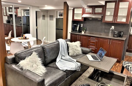 Hurontario Condo | Modern Studio Bsmt Unit @ The Heart of Mississauga