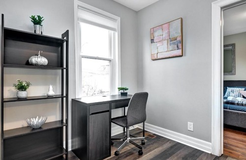 Vanier North Apartment | Modern/Stylish 2BR - Free Parking - Near Downtown!