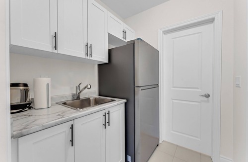 Oakville Apartment | Modern & Stylish Studio in Oakville!